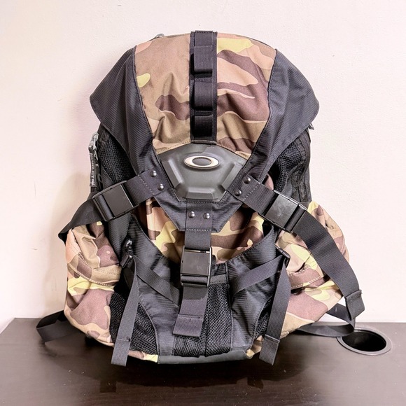 Oakley Other - Oakley Icon 3.0 Backpack Large Tactical Gear Bag Y2K Skull Woodland Camo READ